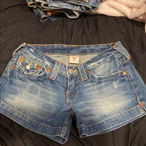 True religion shorts❣️